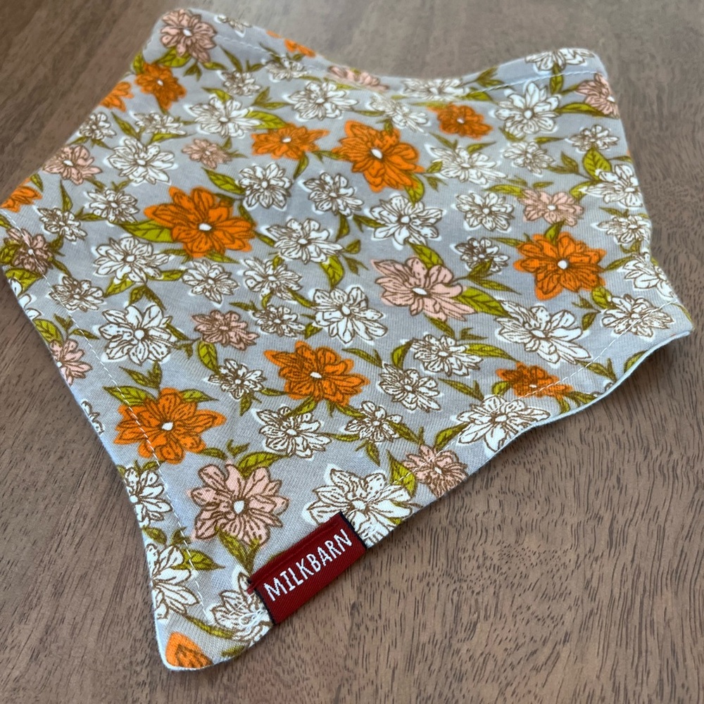 NWOT Milkbarn Floral Kerchief Bib